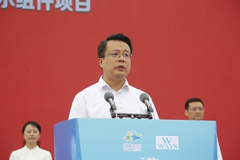 淮安九游老哥俱乐部登录轻量化车载新型显示组件项目开工建设4.JPG